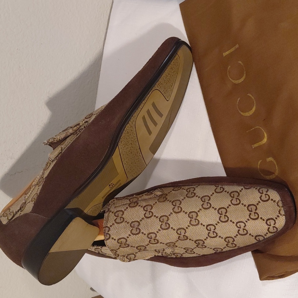 Gucci Men’s Beige GG Canvas Slip-On Loafers - Picture 2 of 5